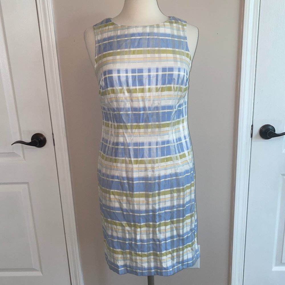 Classic dress from Bentley 10 EUC summery plaid